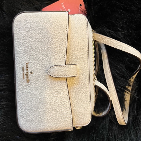 kate spade Handbags - NWT Kate Spade crossbody small purse